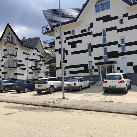 Triangle Apartment