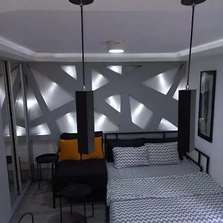 Apartment Triangle *