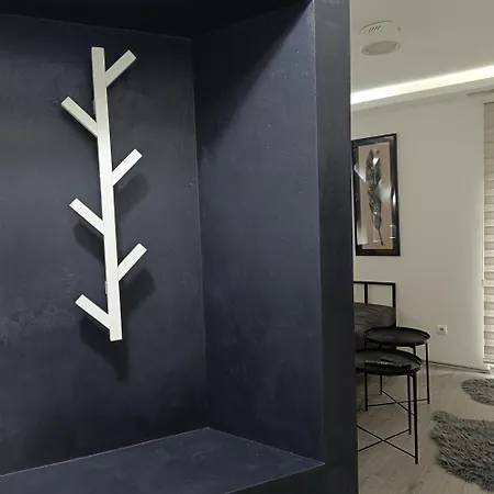 Apartment Triangle